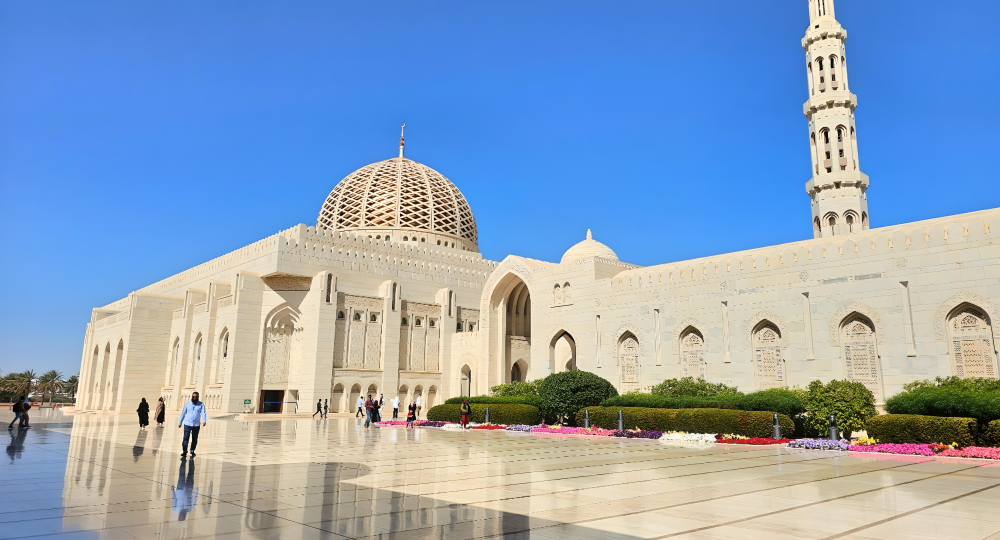 Sultan Qaboos Grand Mosque – Oman's Architectural Masterpiece