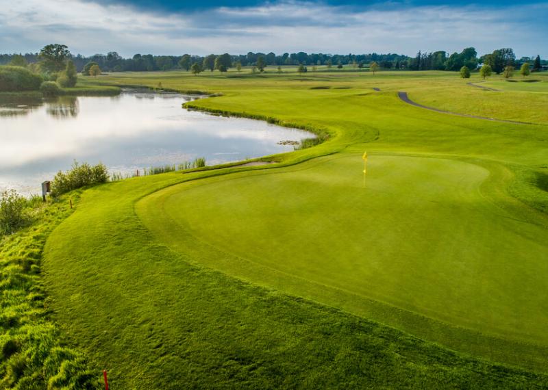 Buca 17 vista fairway e lago