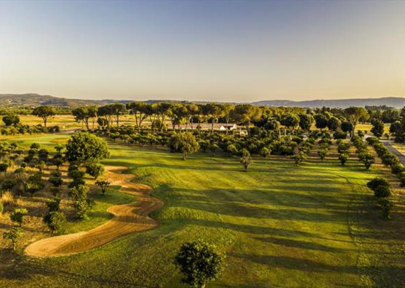 borgo di luce i monasteri vista aerea del campo da golf