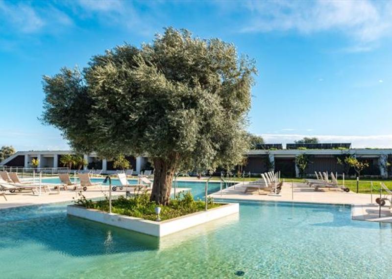 piscina e struttura al borgo di luce