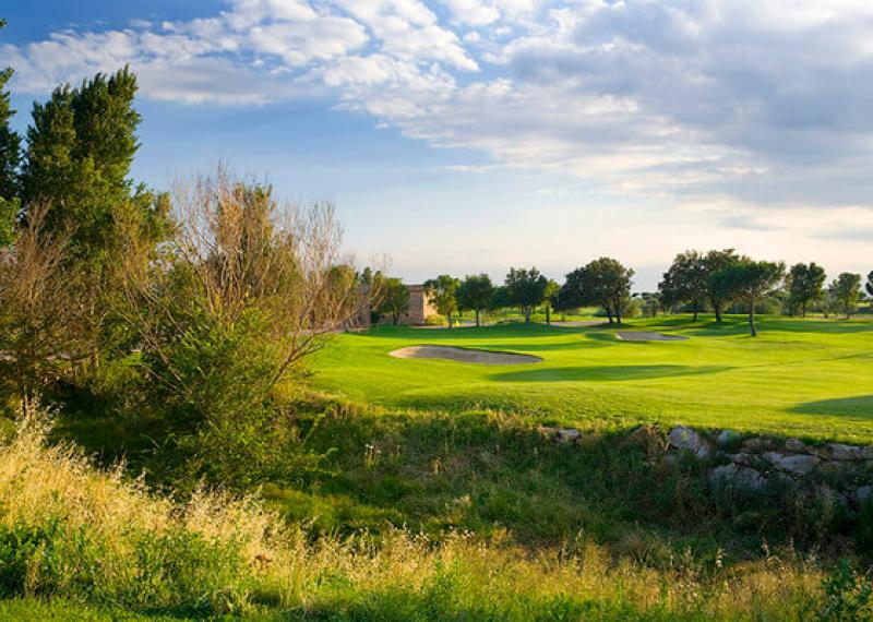 Fairway and bunkers at Peralada Golf Club