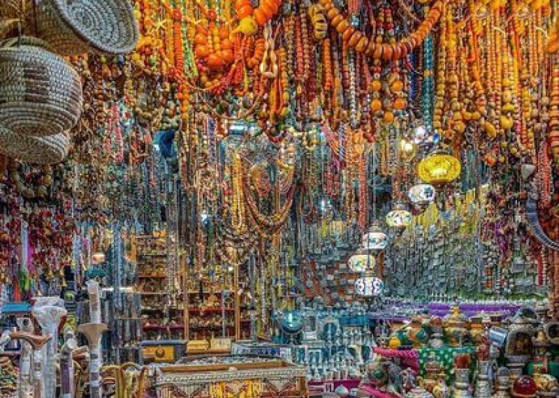 Typical shop in Muscat full of jewels, accessories and decorations