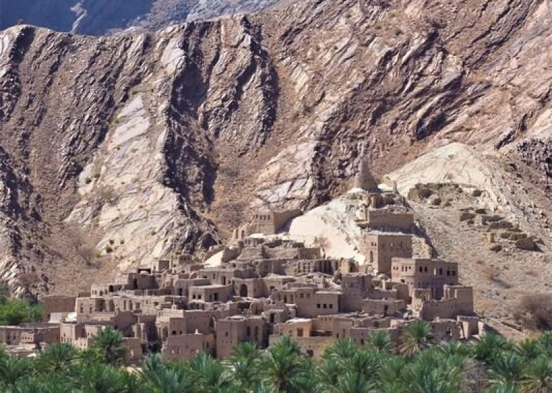 Nizwa city next to the mountain