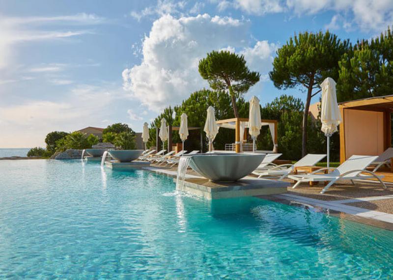 Piscina al Westin Resort, Costa Navarino