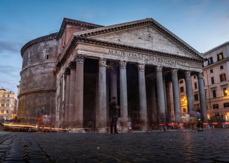 Frontal view of the Pantheon
