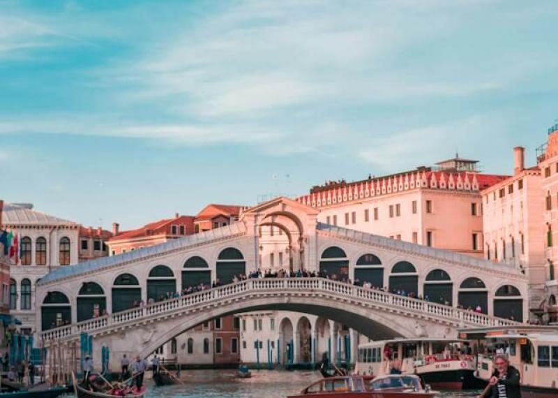 Venezia vista canale e Ponte di Rialto