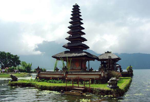 Bali Indonesia Tanah Lot Tour Golftourexperience.com